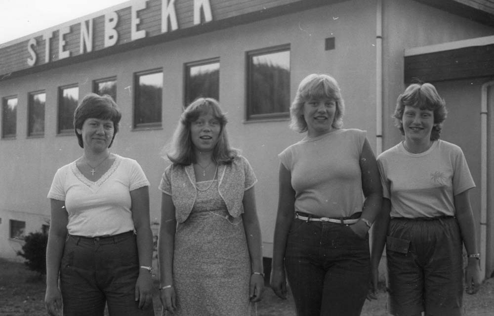 1983 4 søstre Slettevold