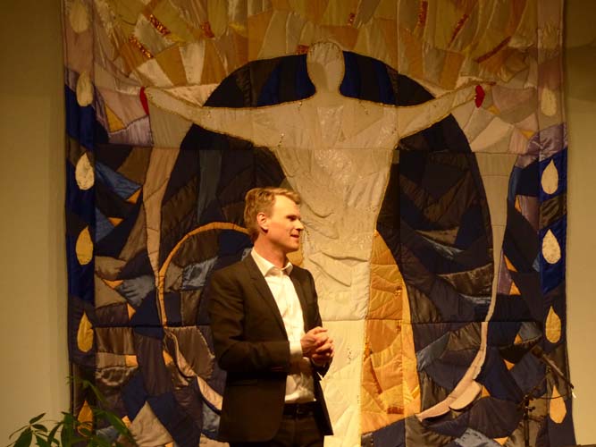 Frontbildet passet godt til sangen, "Og så kom morgonen"